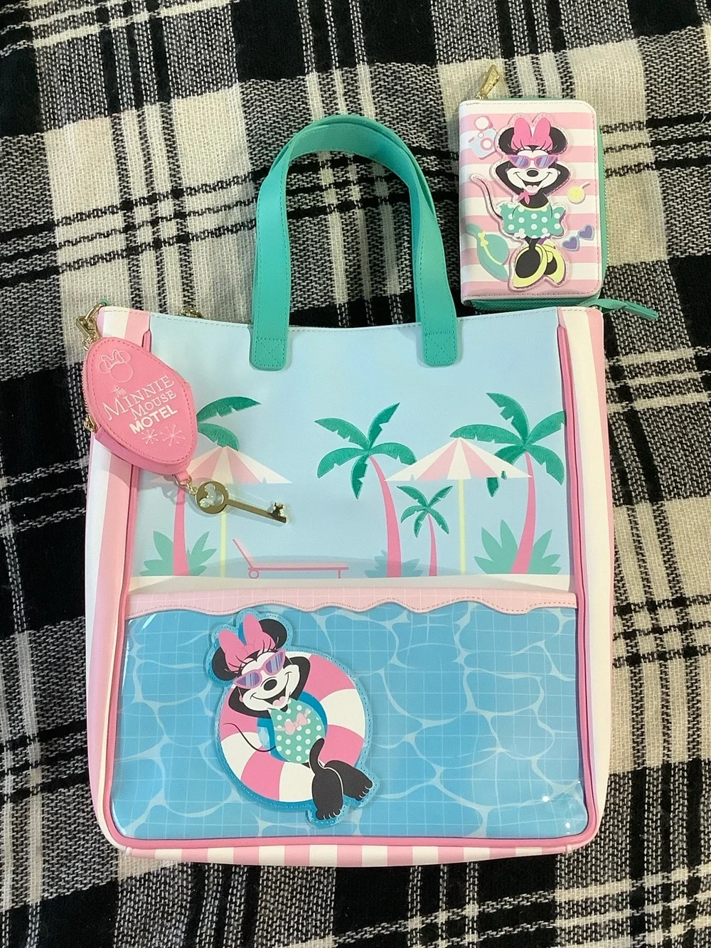 Minnie mouse vacation style poolside tote bag with coin bag & wallet